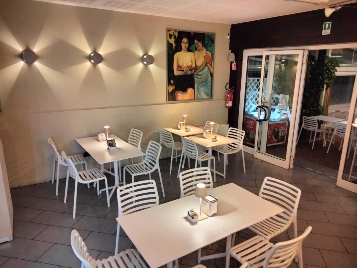 סן ברתולומיאו אל מארה Hotel Delle Rose מראה חיצוני תמונה
