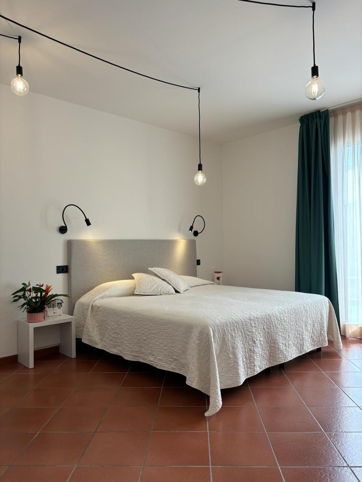 סן ברתולומיאו אל מארה Hotel Delle Rose מראה חיצוני תמונה