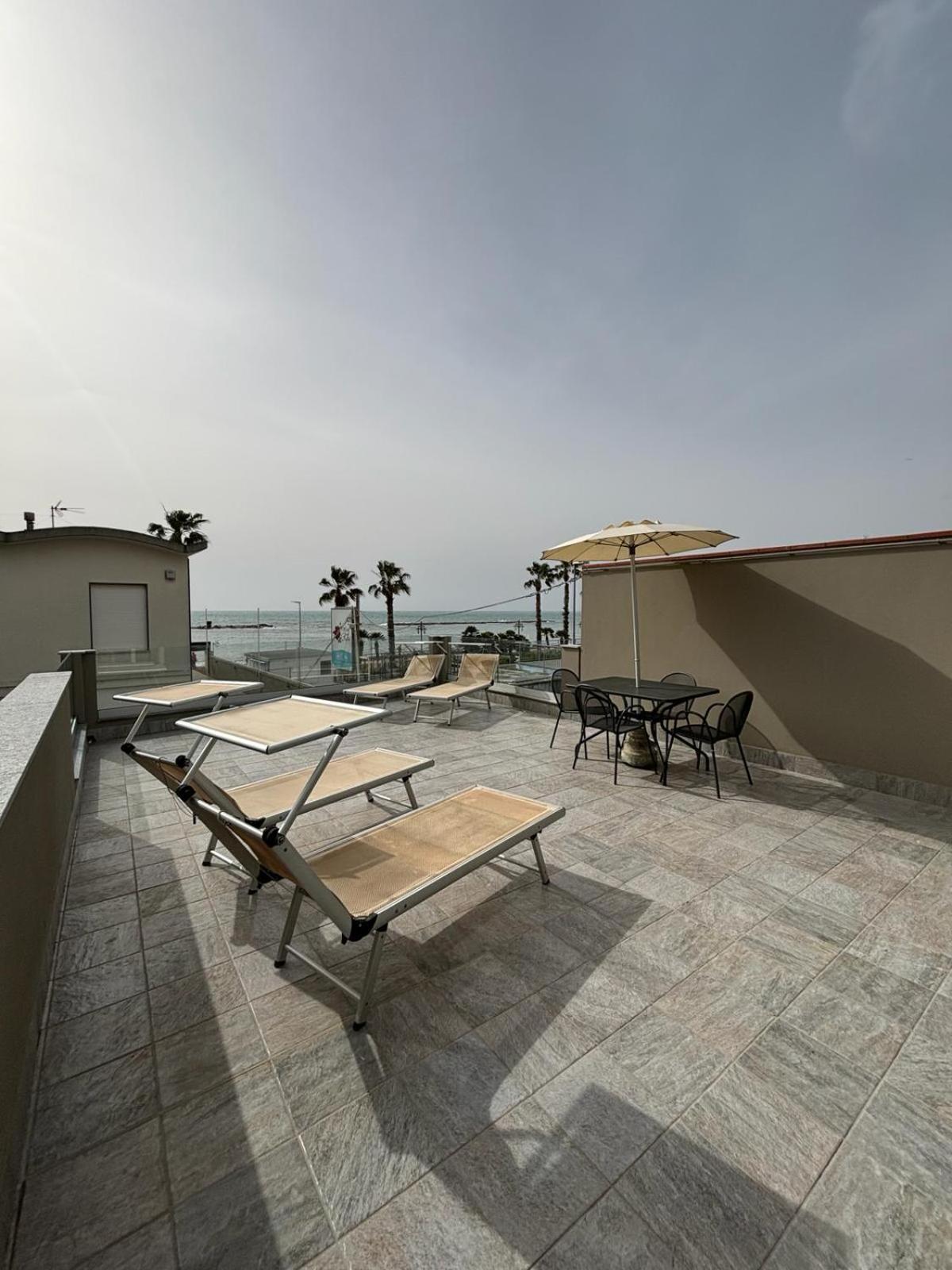 סן ברתולומיאו אל מארה Hotel Delle Rose מראה חיצוני תמונה